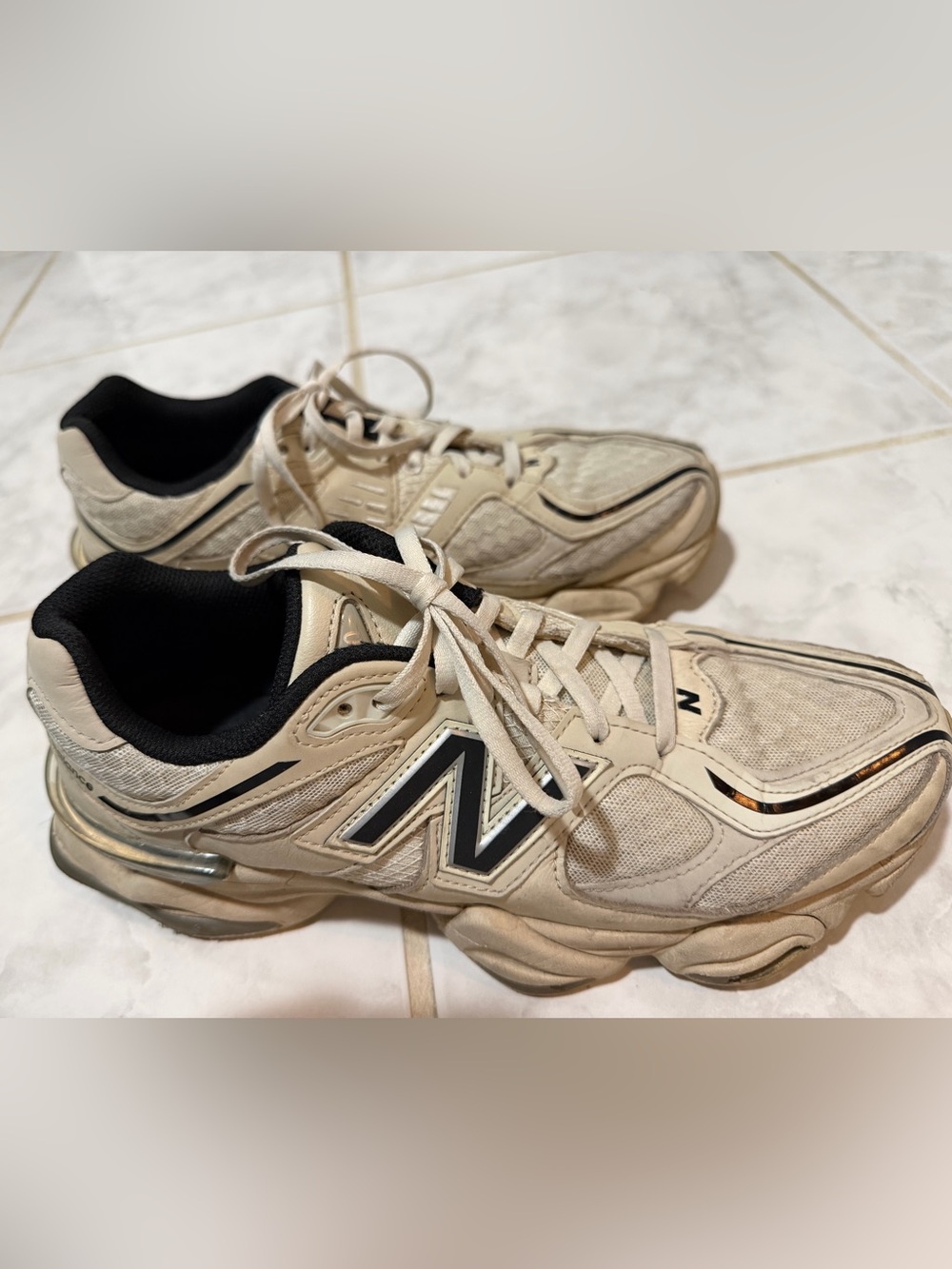 New Balance 9060 sneakers in Turtledove (cream & black) size 10 US